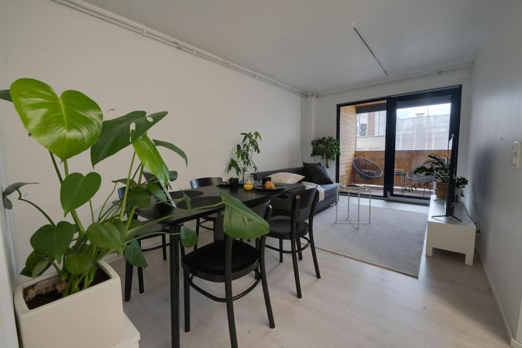 3H,K,P - Keskellae Tamperetta Kaunis Parvekkeellinen Uusittu Kolmio Apartment Exterior photo