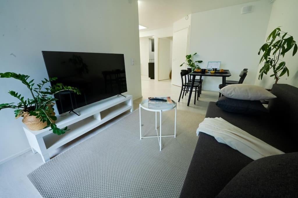 3H,K,P - Keskellae Tamperetta Kaunis Parvekkeellinen Uusittu Kolmio Apartment Exterior photo